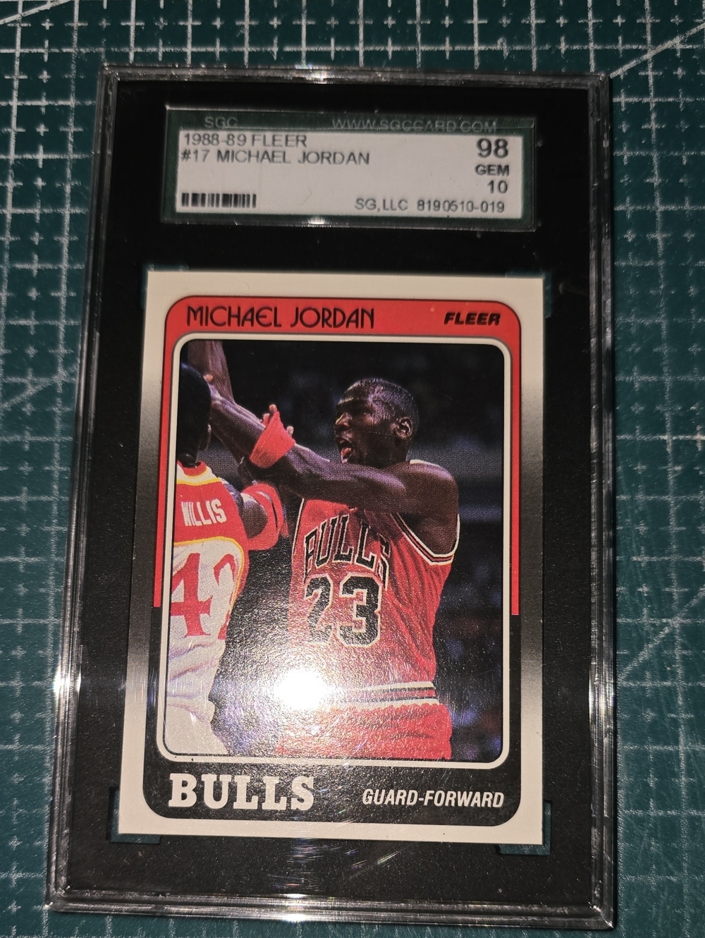 1988-89 FleerMichael Jordan #17 Chicago Bulls SGC 98
